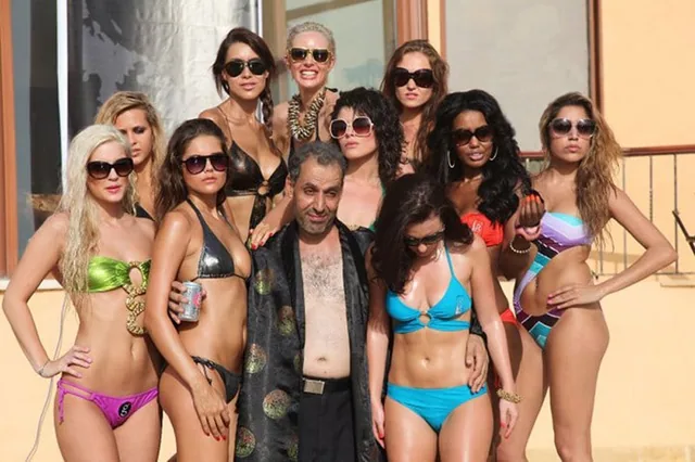 female hypergamy example