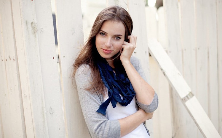 girl looking like she's interested in first kiss